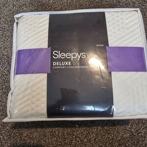 Deluxe Comfort Cool Mattress Protector - Cream